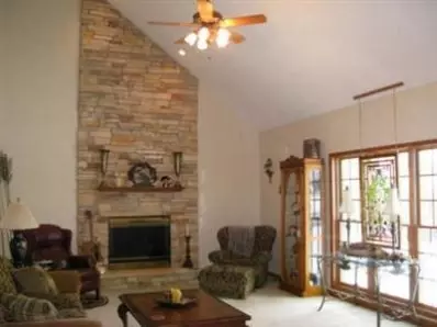 1554 Diamond, Valparaiso, IN 46385 photo 2