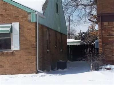 566 Rutledge St, Gary, IN 46404 photo 2