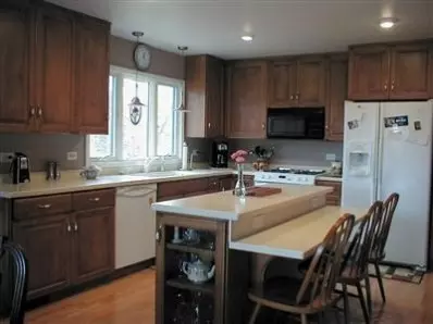 9101 Lancer Dr, Saint John, IN 46373 photo 4