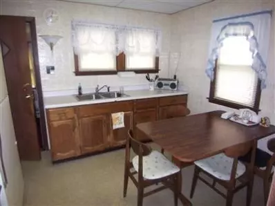 1845 Warwick, Whiting, IN 46394 photo 9