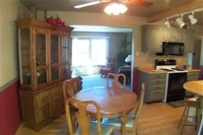10290 N 500, De Motte, IN 46310 photo 4