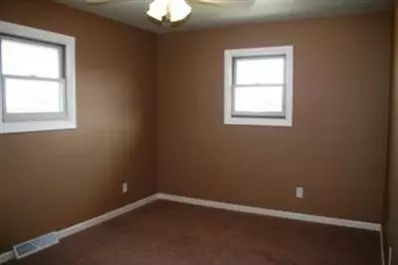 2005 Schrage, Whiting, IN 46394 photo 6