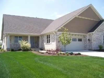 1069 Sterling Ct, Crown Point, IN 46307 photo 1