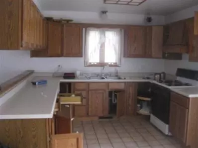 616 N Wheeler St, Griffith, IN 46319 photo 2