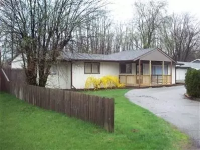 4832 Oak Ln, Griffith, IN 46319 photo 3