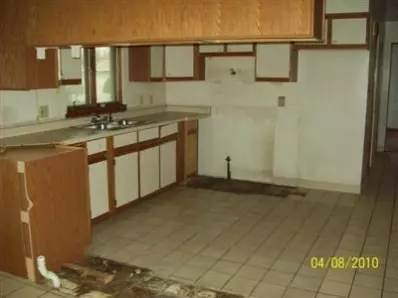 4666 Fillmore St, Gary, IN 46408 photo 4
