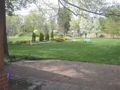 1325 Elliott Dr, Munster, IN 46321 photo 4