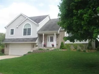 196 Chateau Dr, Dyer, IN 46311 photo 2