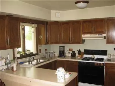 658 Oriole Ct, Griffith, IN 46319 photo 6