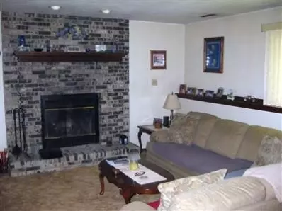 658 Oriole Ct, Griffith, IN 46319 photo 3