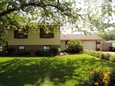 1327 Broad St, Griffith, IN 46319 photo 2