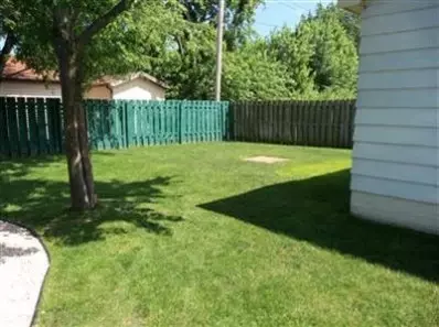 537 Pierce Ave, Dyer, IN 46311 photo 4