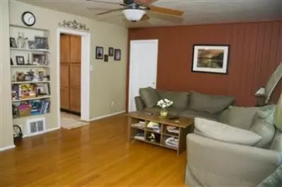 246 W Elm St, Griffith, IN 46319 photo 3
