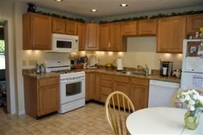 246 W Elm St, Griffith, IN 46319 photo 5