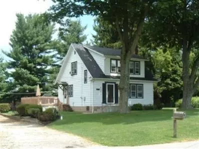 407 E Walker, Rolling Prairie, IN 46371 photo 1