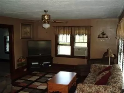 407 E Walker, Rolling Prairie, IN 46371 photo 5