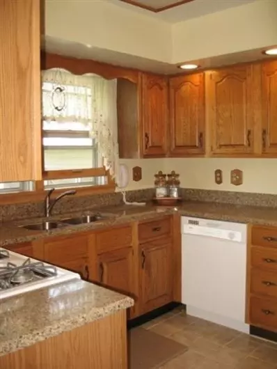 1004 N Dwiggins Ave, Griffith, IN 46319 photo 5
