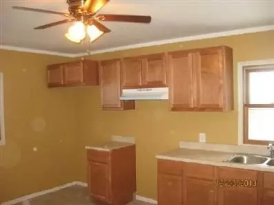 4748 Ralston Pl, Griffith, IN 46319 photo 3