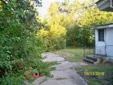 2233 Roosevelt St, Gary, IN 46404 photo 3