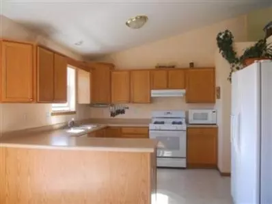 360 Franciscan Dr, Valparaiso, IN 46385 photo 4