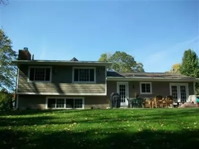 357 Devon Rd, Valparaiso, IN 46385 photo 3