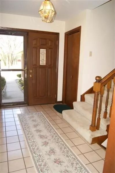 8204 Tapper Ave, Munster, IN 46321 photo 2