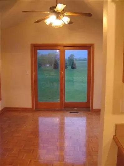 645 Allegheny Dr, Hebron, IN 46341 photo 5