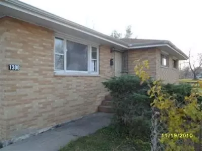 1300 Roosevelt Pl, Gary, IN 46404 photo 3