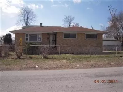 1300 Roosevelt Pl, Gary, IN 46404 photo 1