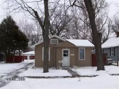 321 N Jay St, Griffith, IN 46319 photo 2