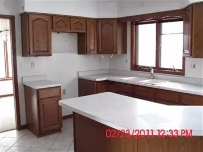 600 Rueth Dr, Griffith, IN 46319 photo 6