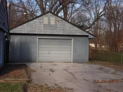1306 E Miller St, Griffith, IN 46319 photo 2