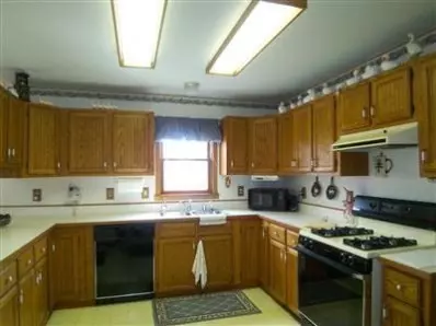 17 E Burwell Dr, Porter, IN 46304 photo 4