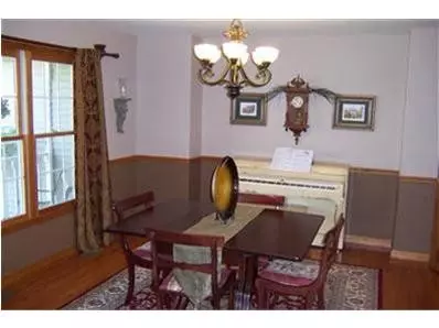 138 Rillstone Dr, Kouts, IN 46347 photo 4
