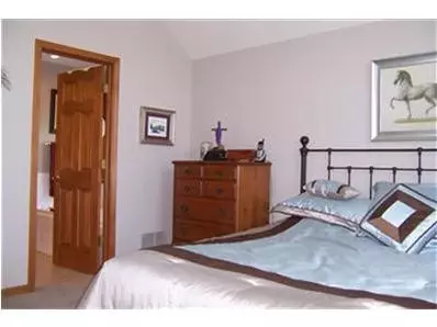 138 Rillstone Dr, Kouts, IN 46347 photo 7