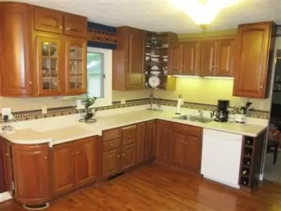 514 Elderberry St, De Motte, IN 46310 photo 3