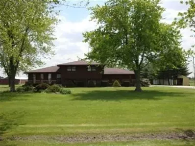 1911 E 137th Ave, Crown Point, IN 46307 photo 2