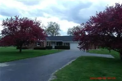 6989 Windsor Dr, De Motte, IN 46310 photo 2