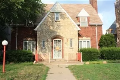 611 Roosevelt, Gary, IN 46404 photo 1