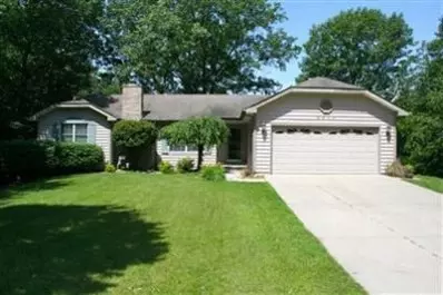 9814 Rustic Dr, De Motte, IN 46310 photo 1
