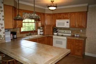 9814 Rustic Dr, De Motte, IN 46310 photo 2