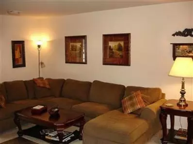 2711 Georgetowne Dr #D-1, Highland, IN 46322 photo 3