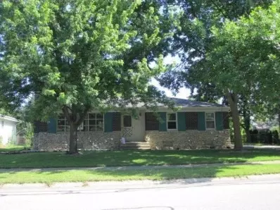 930 Mohawk Dr, Crown Point, IN 46307 photo 1