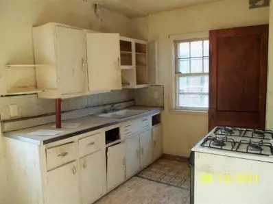 233 Roosevelt St, Gary, IN 46404 photo 4