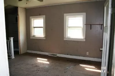 2123 Elm St, Griffith, IN 46319 photo 8