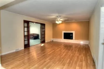 1404 Brookside Dr, Munster, IN 46321 photo 9
