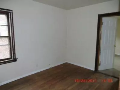 310 Garfield St, Gary, IN 46404 photo 7
