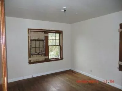 310 Garfield St, Gary, IN 46404 photo 8