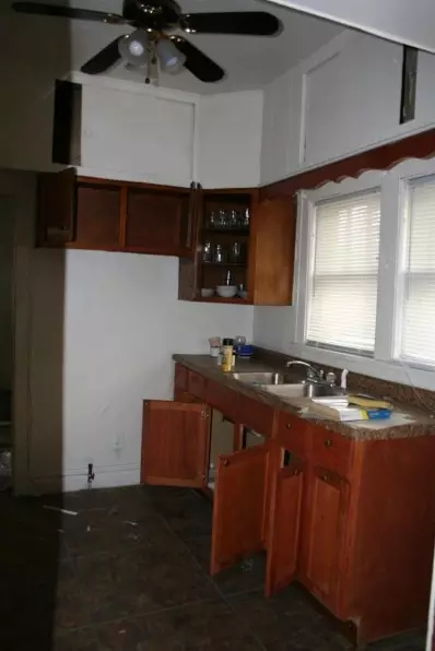 1233 Roosevelt Pl, Gary, IN 46404 photo 5