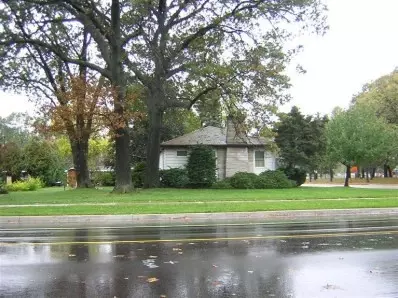105 W Oak St, Griffith, IN 46319 photo 3